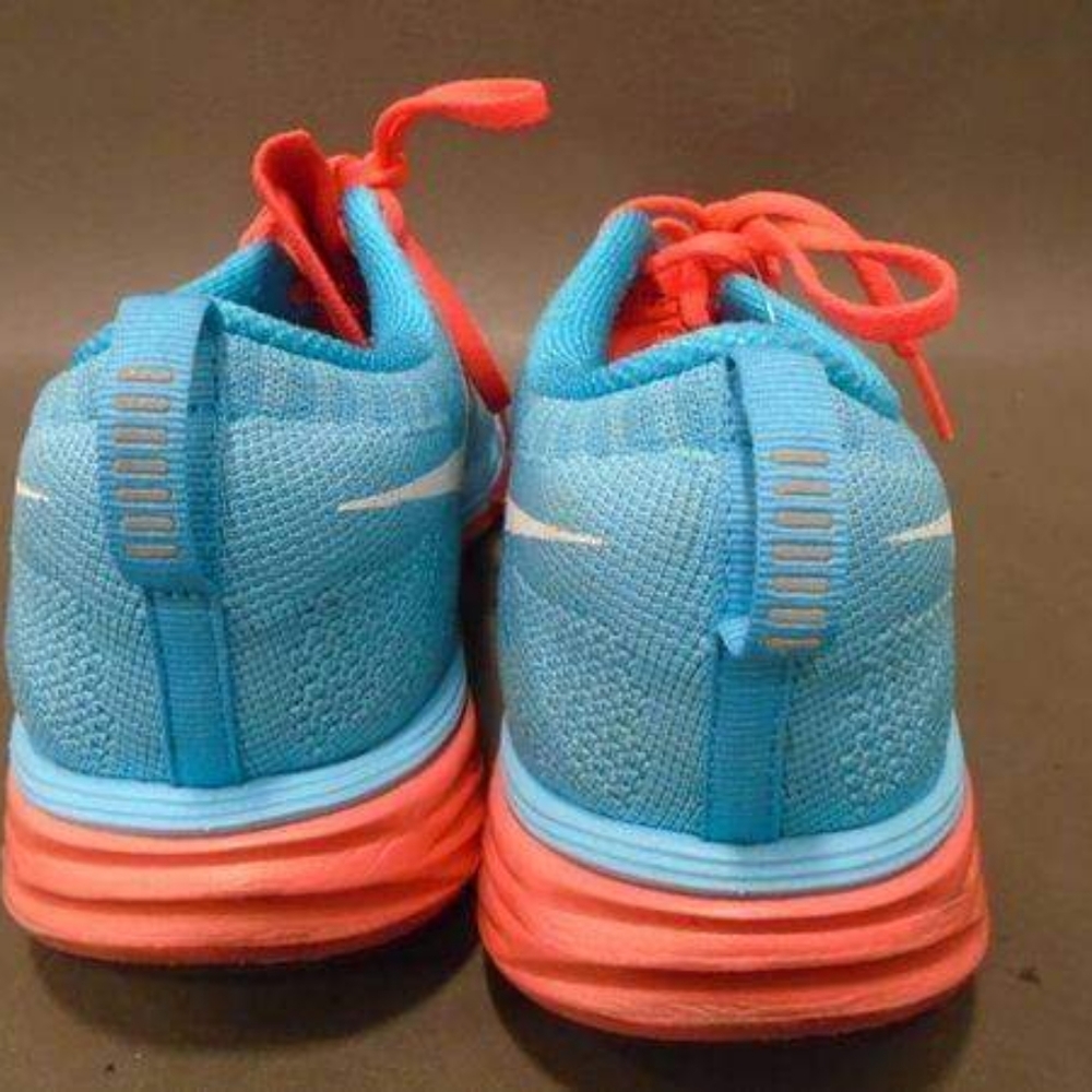 Nike - Picture 2 of 5
